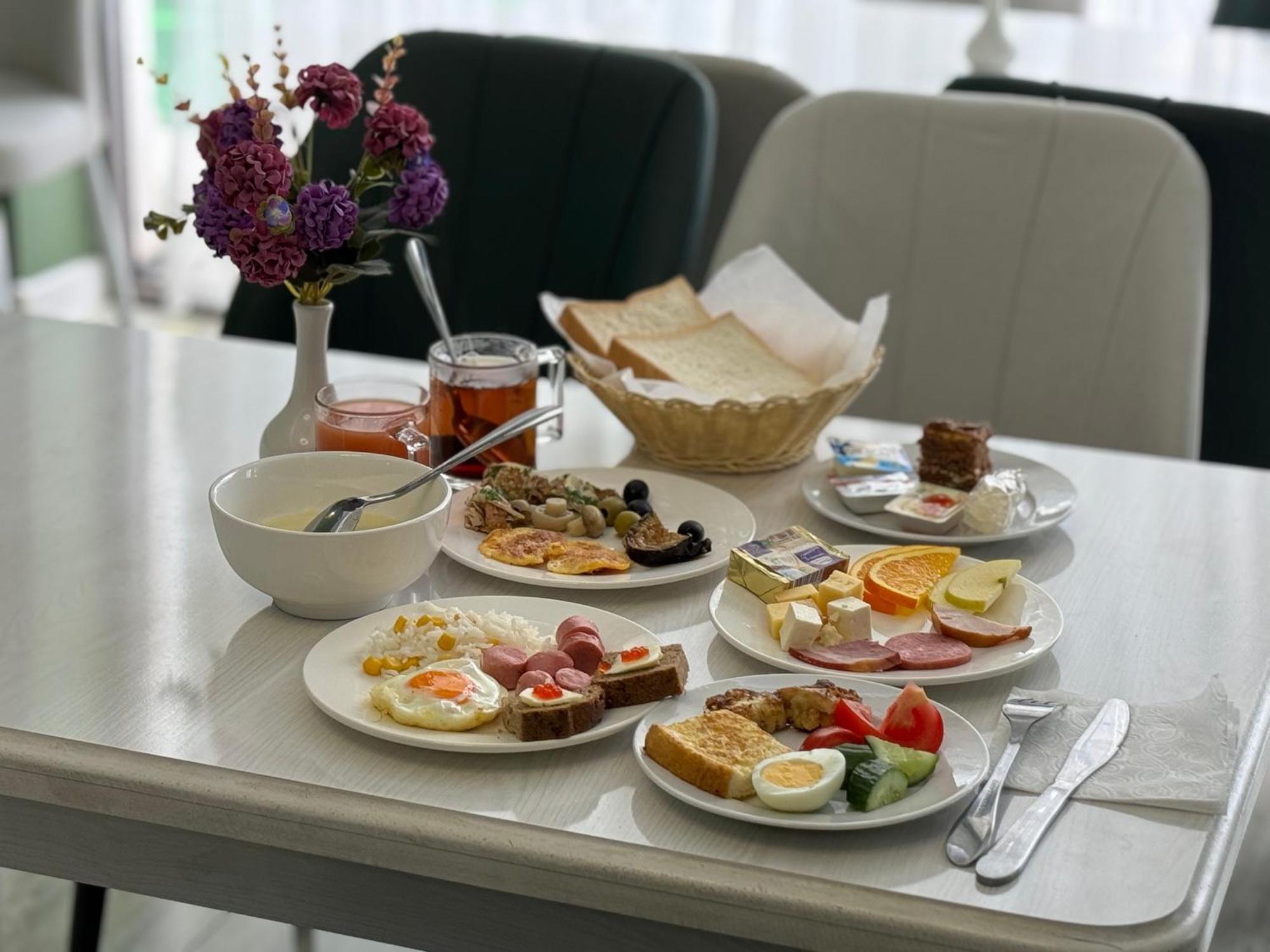 Resident Hotel Ташкент Экстерьер фото